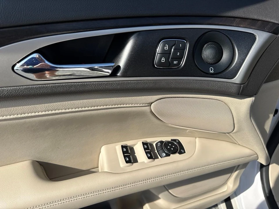 2019 Lincoln MKZ - Image 27 of 31