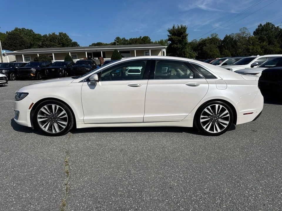 2019 Lincoln MKZ - Image 2 of 31
