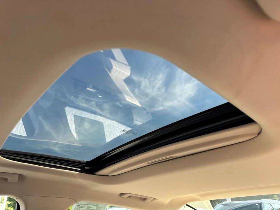2019 Lincoln MKZ - Image 10 of 31