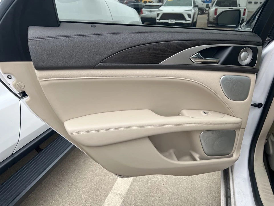 2019 Lincoln MKZ - Image 10 of 12