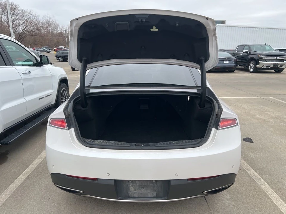 2019 Lincoln MKZ - Image 11 of 12