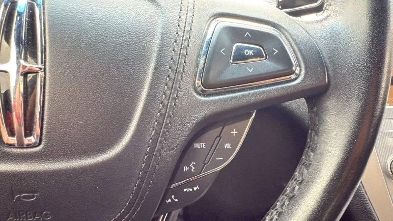 2019 Lincoln MKZ - Image 11 of 12