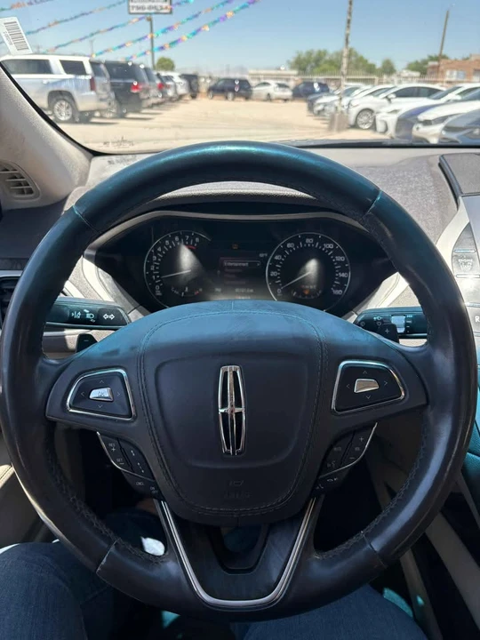 2019 Lincoln MKZ - Image 10 of 15