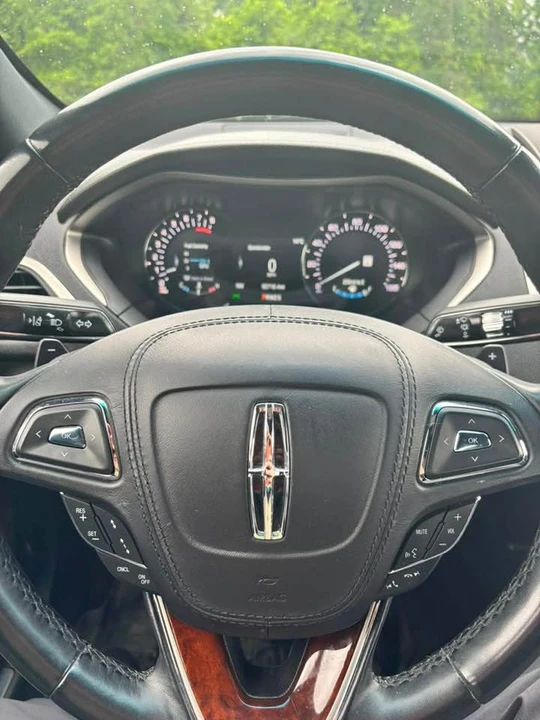 2019 Lincoln MKZ - Image 15 of 18