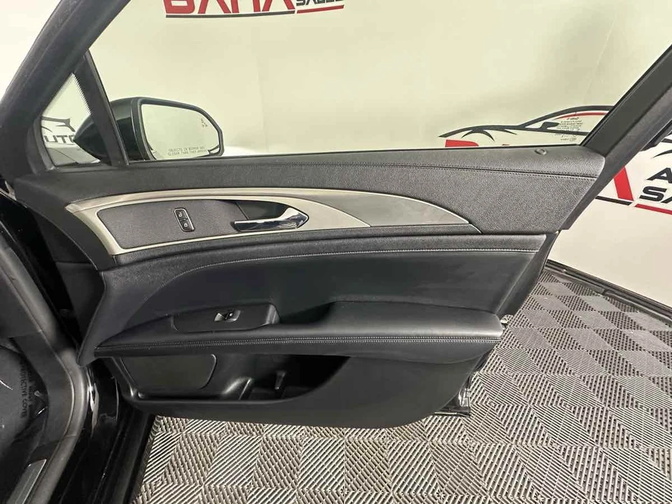 2019 Lincoln MKZ - Image 16 of 21