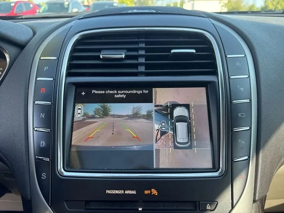 2019 Lincoln Nautilus - Image 10 of 12