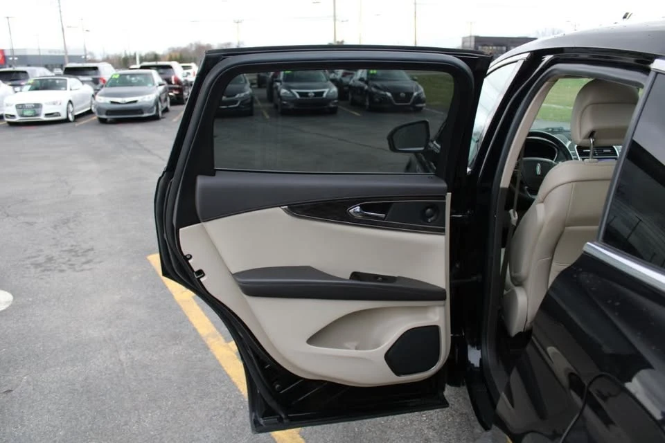 2019 Lincoln Nautilus - Image 18 of 20