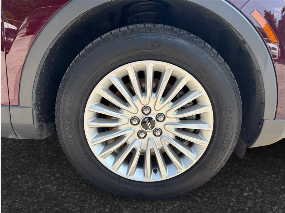 2019 Lincoln Nautilus - Image 12 of 21