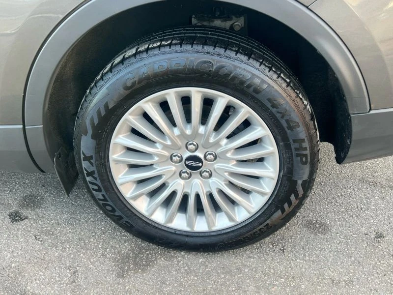 2019 Lincoln Nautilus - Image 11 of 12