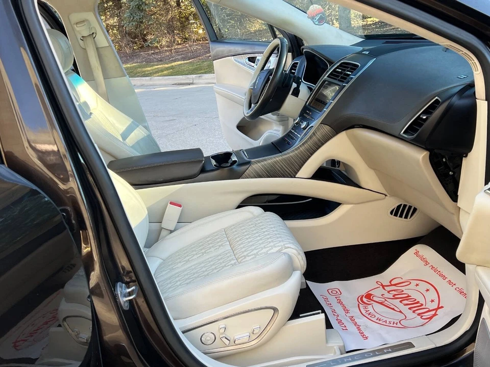 2019 Lincoln Nautilus - Image 17 of 21