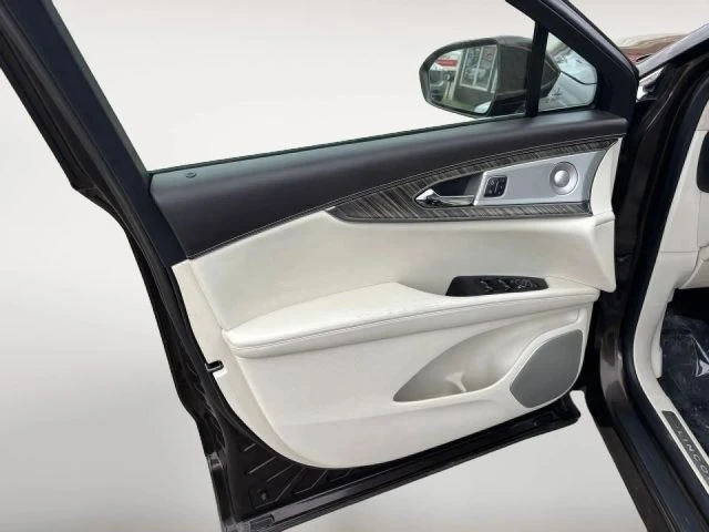 2019 Lincoln Nautilus - Image 9 of 25