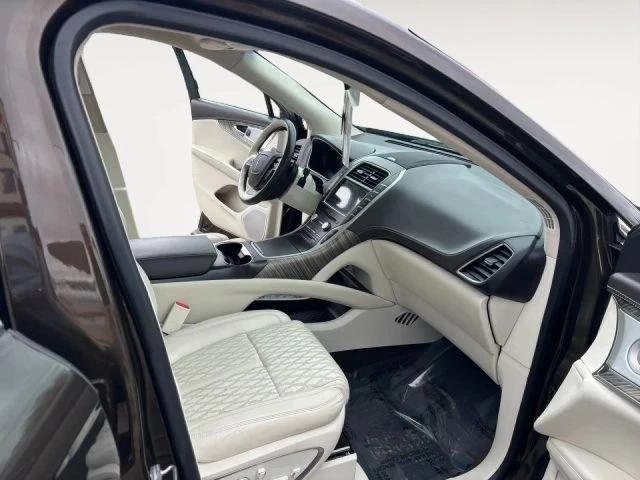 2019 Lincoln Nautilus - Image 20 of 25