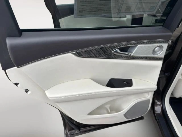 2019 Lincoln Nautilus - Image 13 of 25
