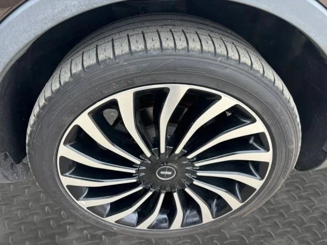 2019 Lincoln Nautilus - Image 24 of 25