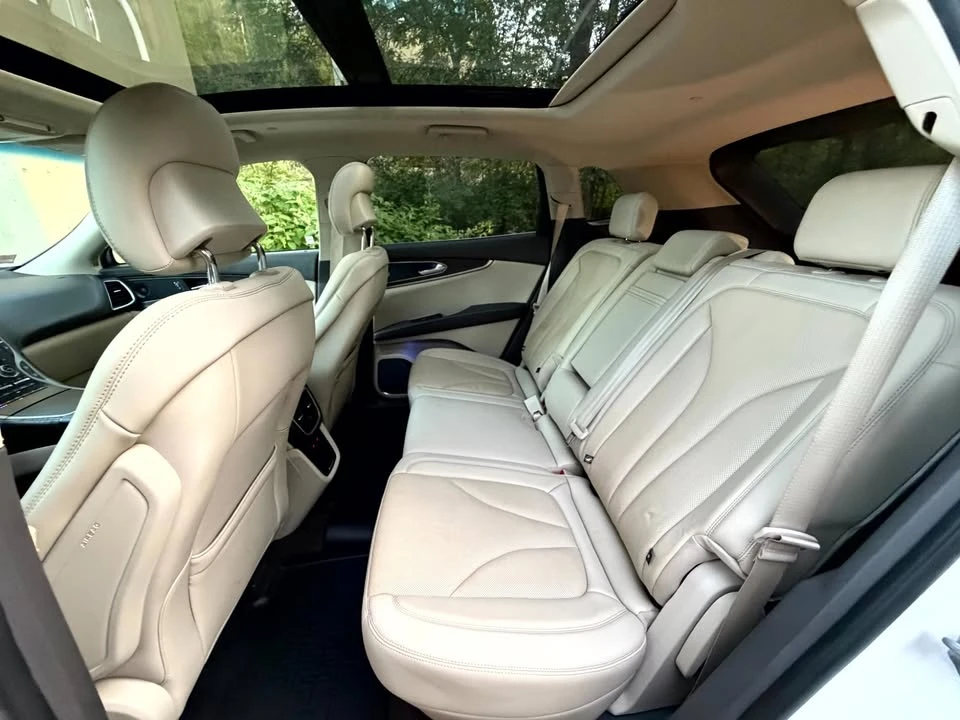 2019 Lincoln Nautilus - Image 17 of 20