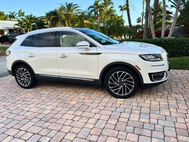 2019 Lincoln Nautilus - Image 2 of 19