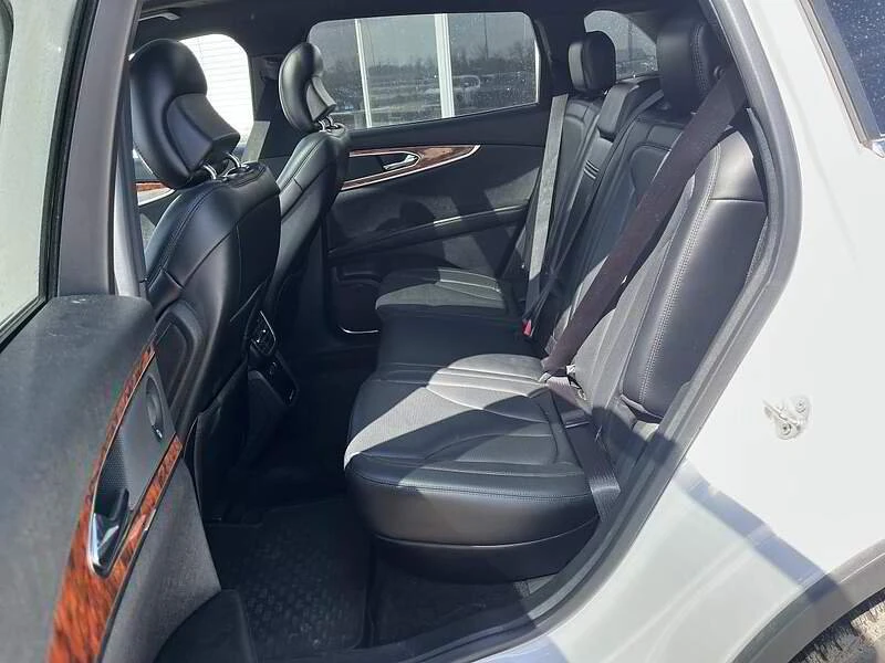 2019 Lincoln Nautilus - Image 12 of 13
