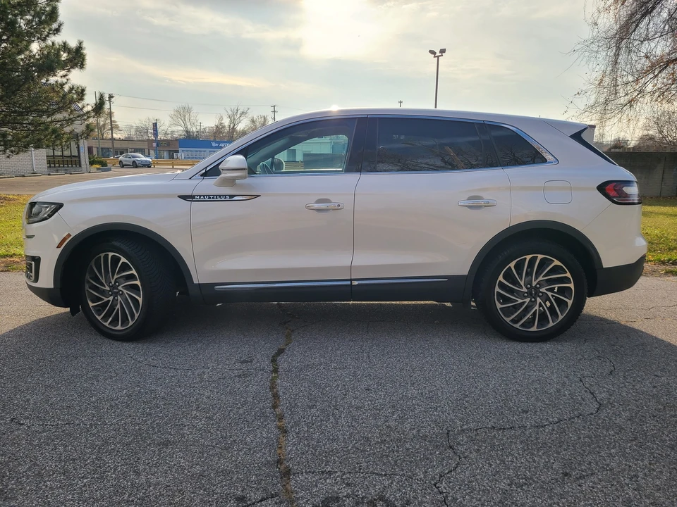 2019 Lincoln Nautilus - Image 2 of 21