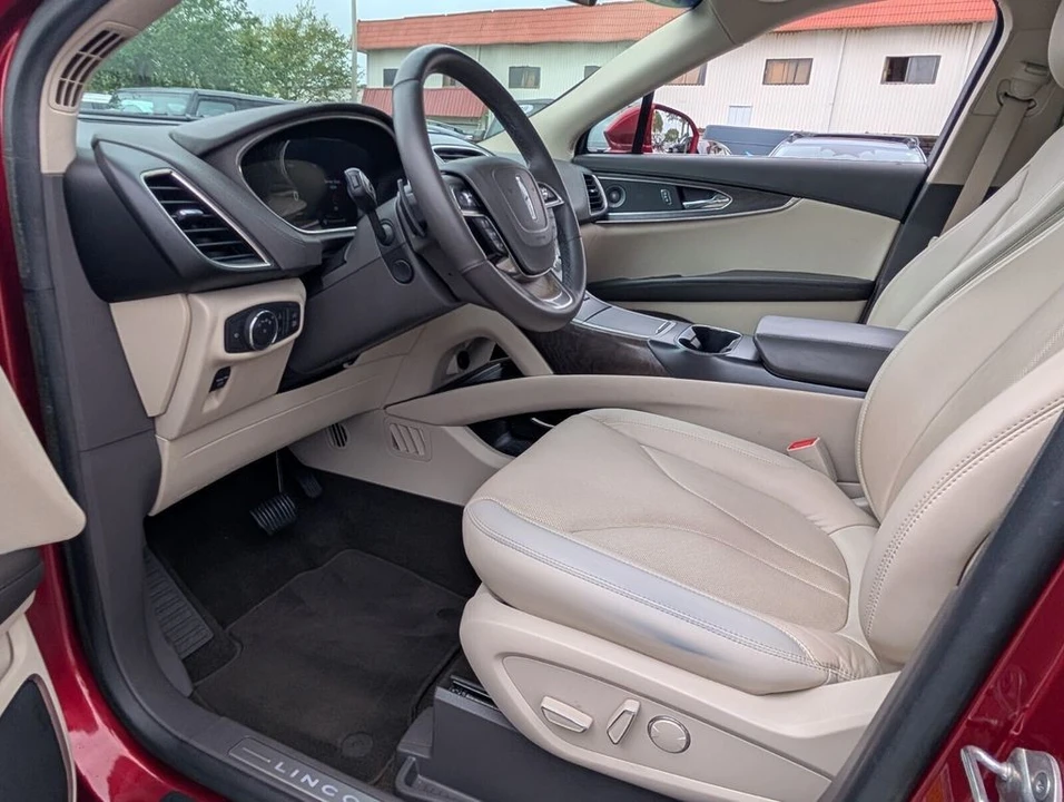 2019 Lincoln Nautilus - Image 11 of 21