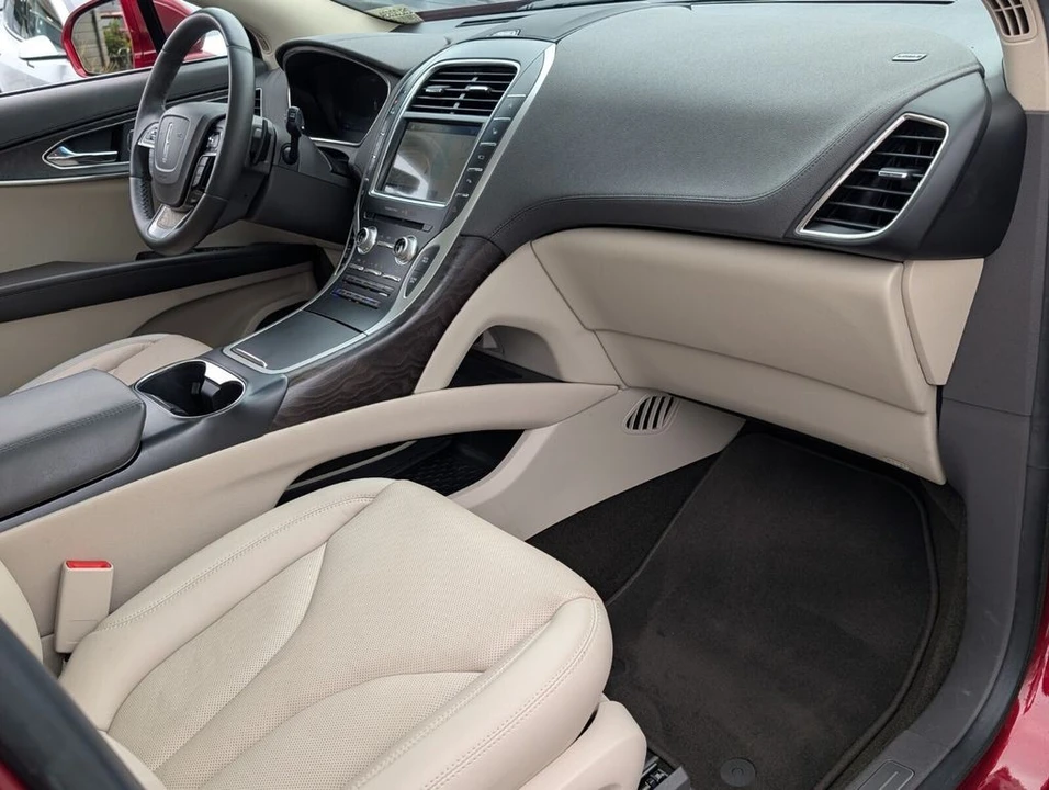 2019 Lincoln Nautilus - Image 16 of 21