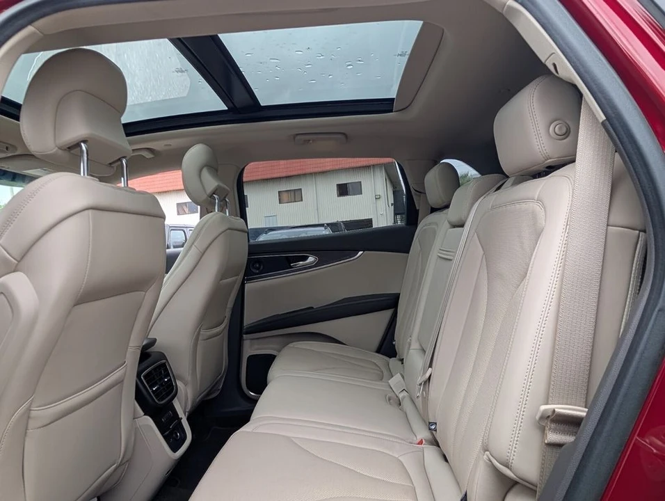 2019 Lincoln Nautilus - Image 12 of 21