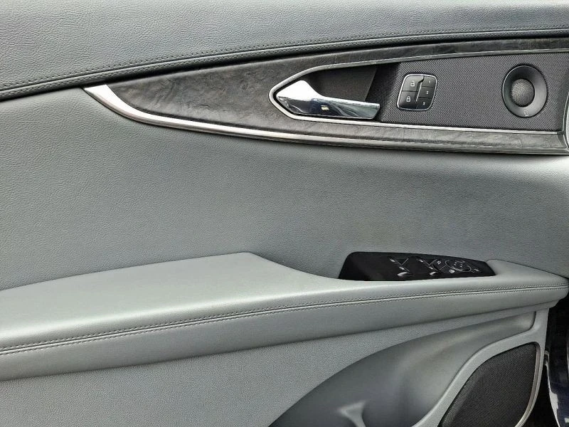 2019 Lincoln Nautilus - Image 12 of 12