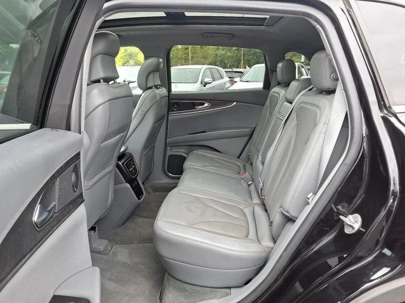 2019 Lincoln Nautilus - Image 10 of 12