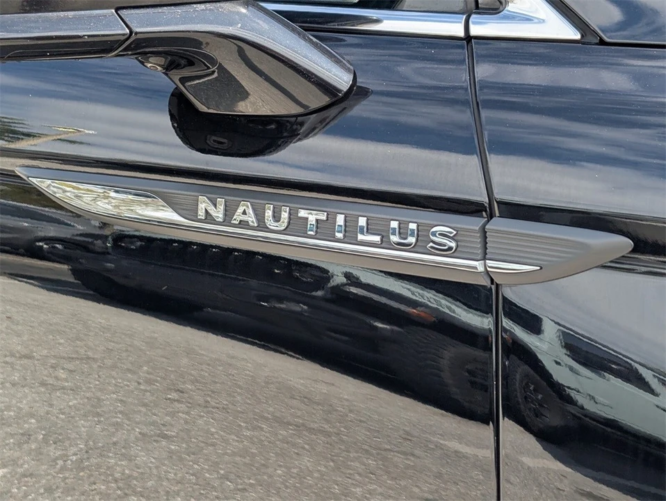 2019 Lincoln Nautilus - Image 10 of 12