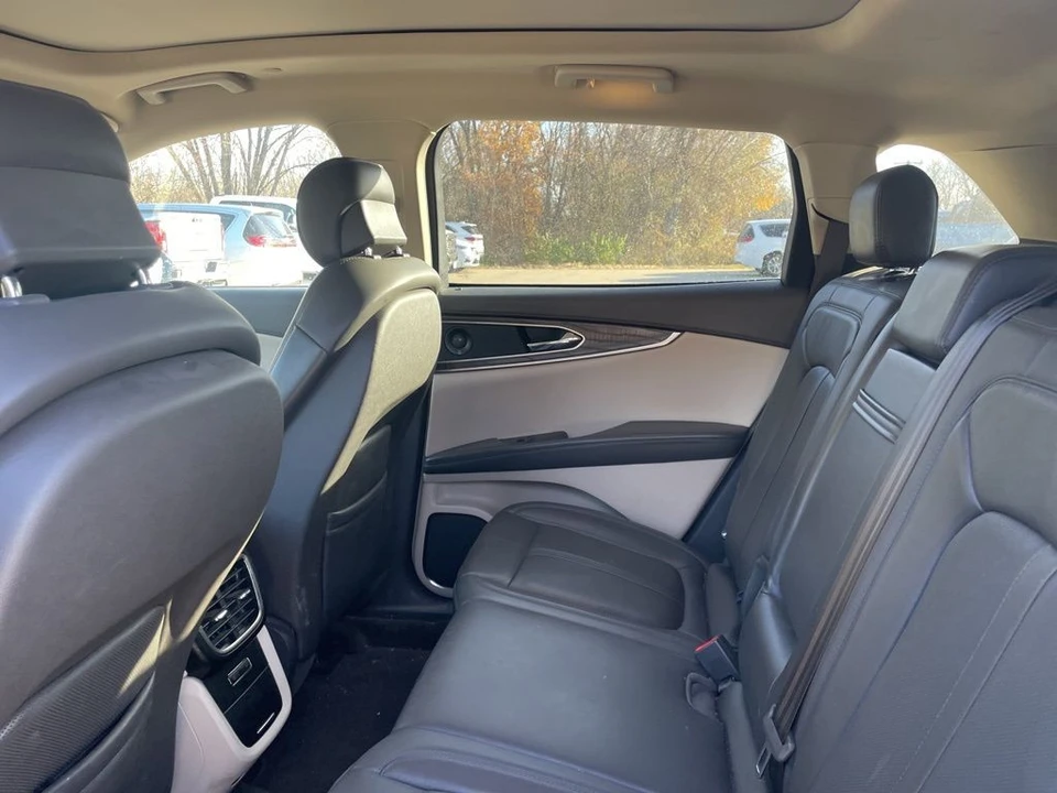 2019 Lincoln Nautilus - Image 10 of 12