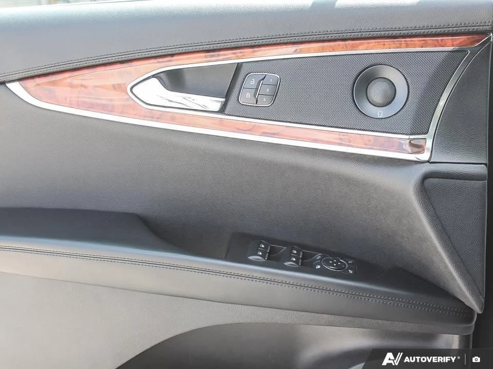 2019 Lincoln Nautilus - Image 16 of 19