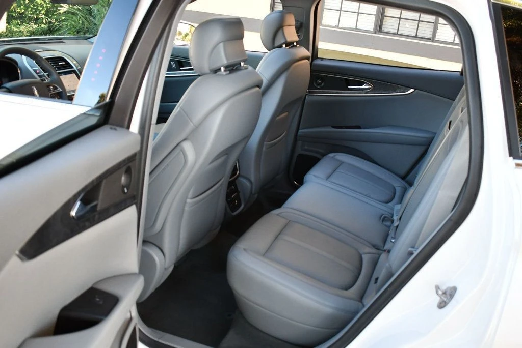 2019 Lincoln Nautilus - Image 15 of 21