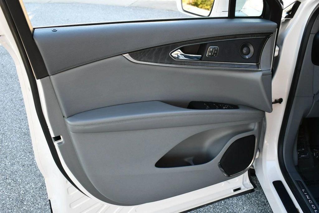 2019 Lincoln Nautilus - Image 11 of 12
