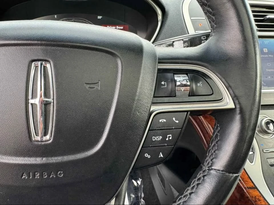 2019 Lincoln Nautilus - Image 12 of 16