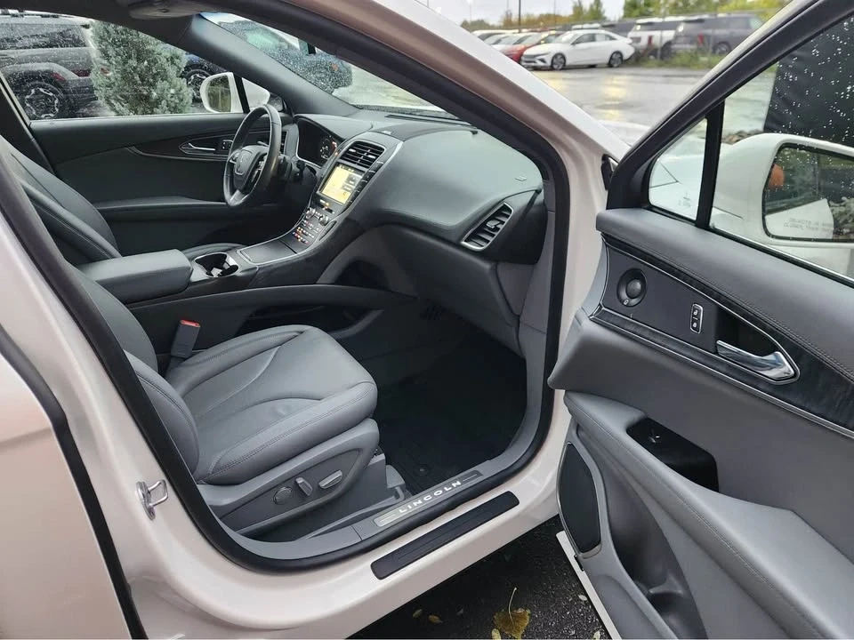 2019 Lincoln Nautilus - Image 10 of 20