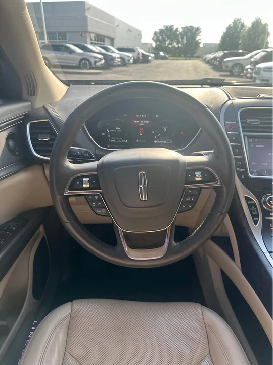 2019 Lincoln Nautilus - Image 15 of 16