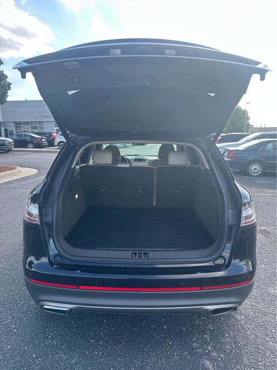 2019 Lincoln Nautilus - Image 9 of 16