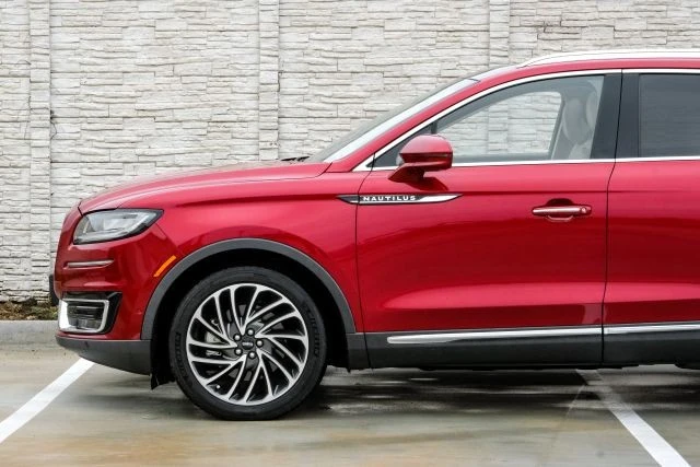 2019 Lincoln Nautilus - Image 14 of 21