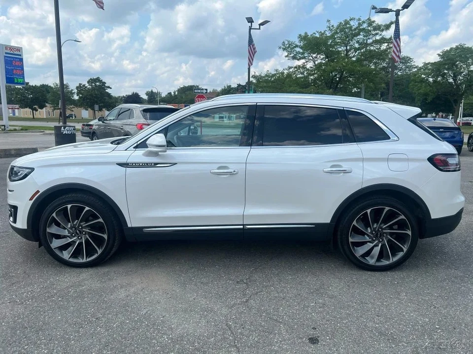 2019 Lincoln Nautilus - Image 2 of 12