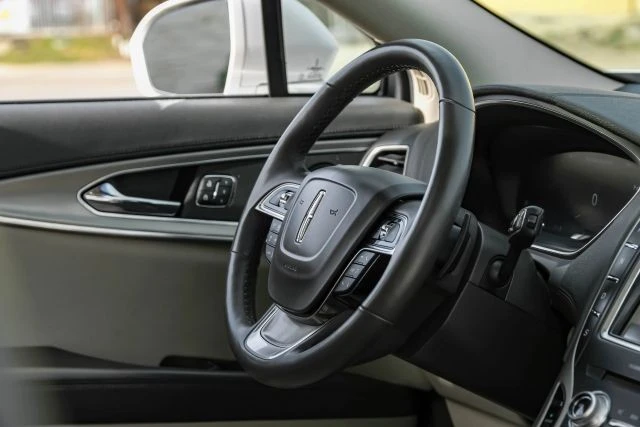 2019 Lincoln Nautilus - Image 16 of 21