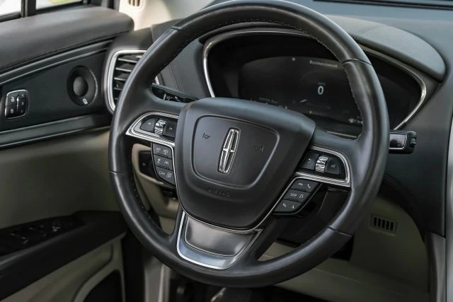 2019 Lincoln Nautilus - Image 17 of 21