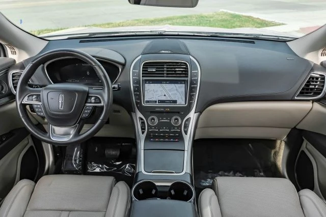 2019 Lincoln Nautilus - Image 15 of 21