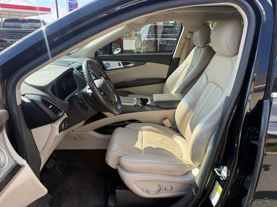 2019 Lincoln Nautilus - Image 15 of 24