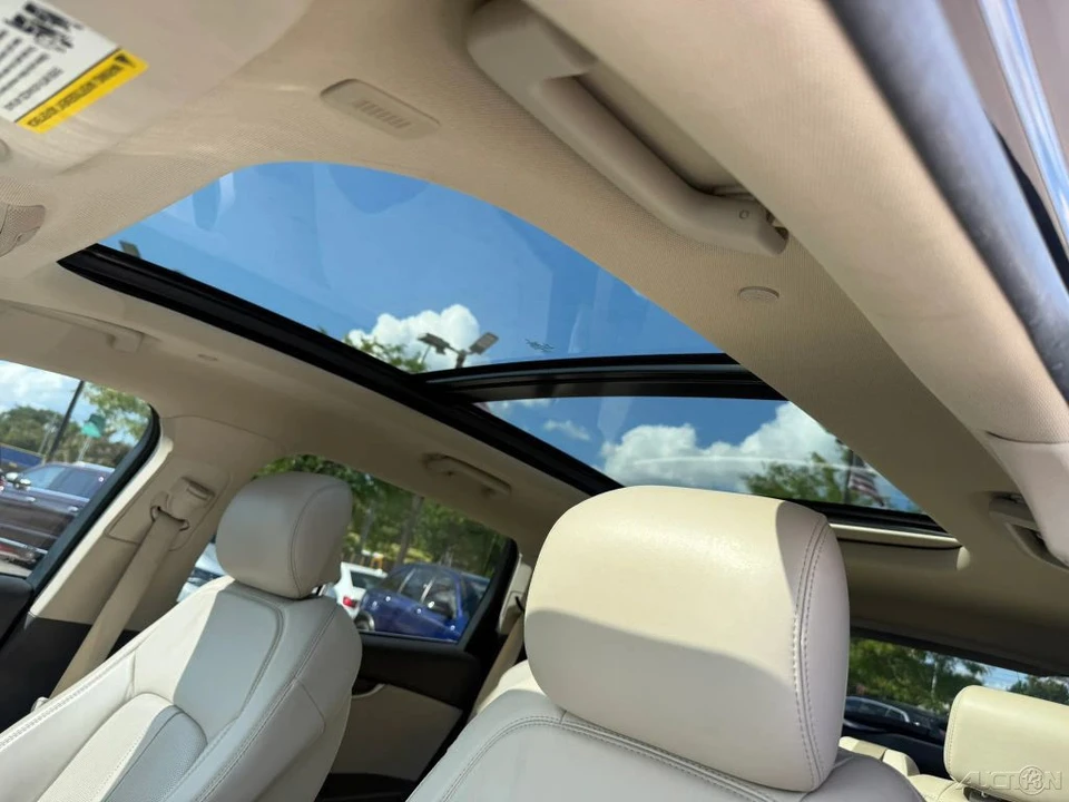 2019 Lincoln Nautilus - Image 19 of 24