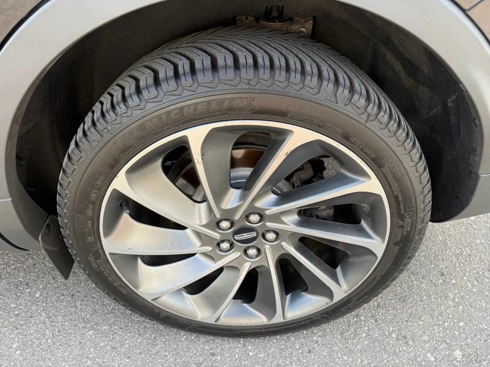 2019 Lincoln Nautilus - Image 10 of 24