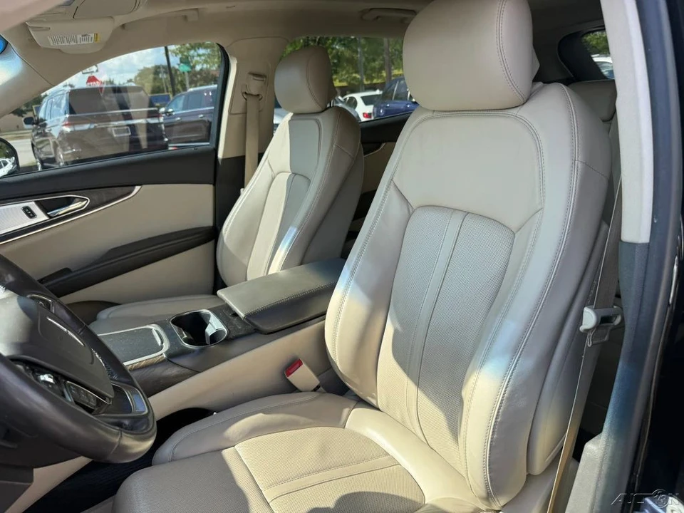 2019 Lincoln Nautilus - Image 16 of 24