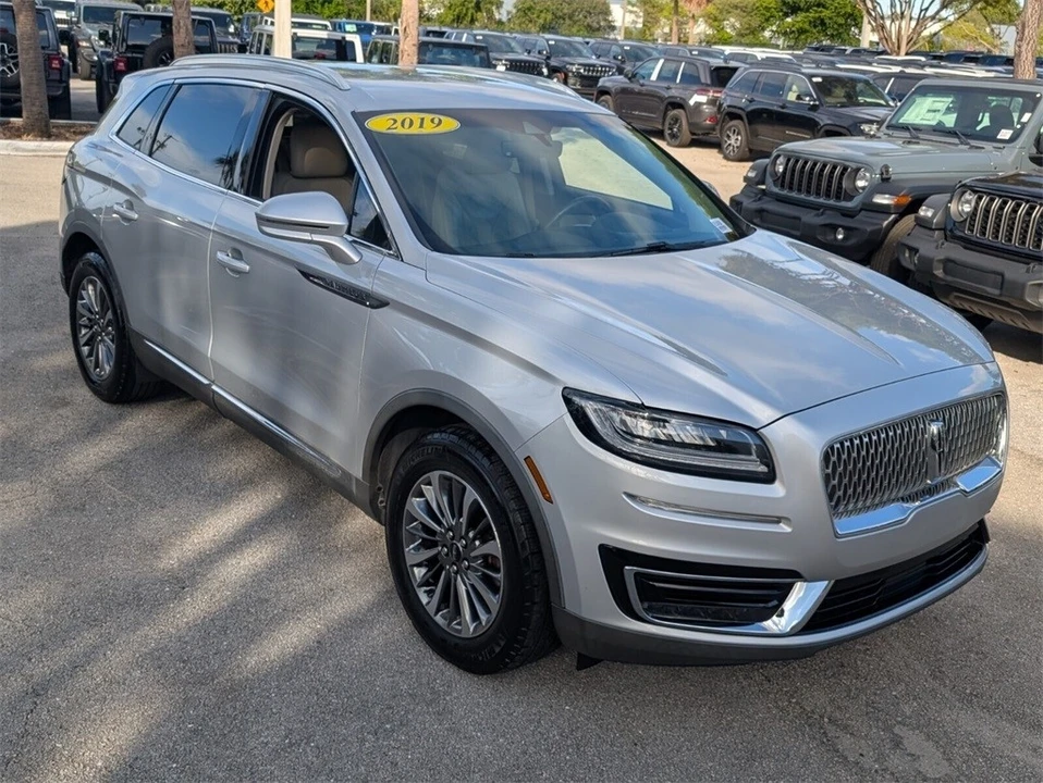 2019 Lincoln Nautilus - Image 2 of 12