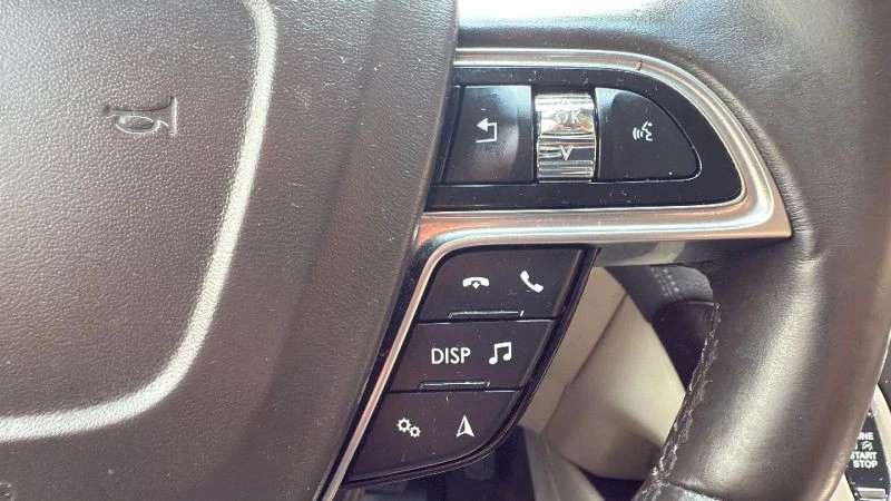 2019 Lincoln Nautilus - Image 11 of 12