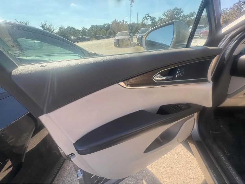 2019 Lincoln Nautilus - Image 9 of 15