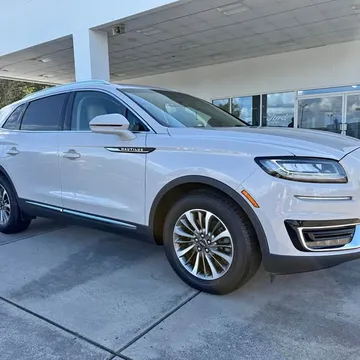 2019 Lincoln Nautilus Select