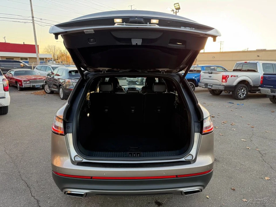 2019 Lincoln Nautilus - Image 13 of 21
